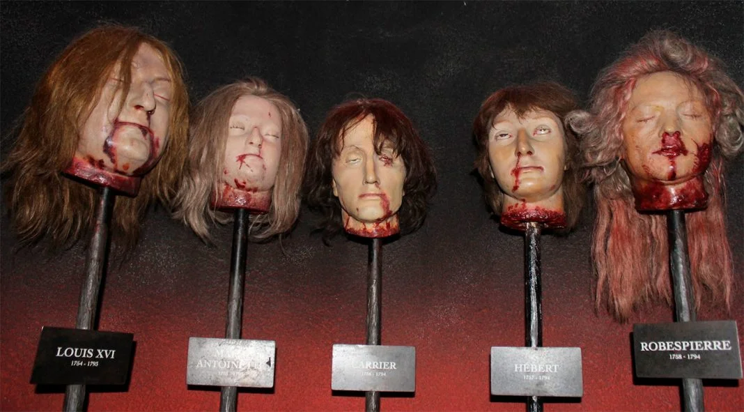 Las reproducciones en cera de Louis XVI, María Antonieta, Carrier y Roberspierre que se guardan en el Museo Tussaud de Londres.